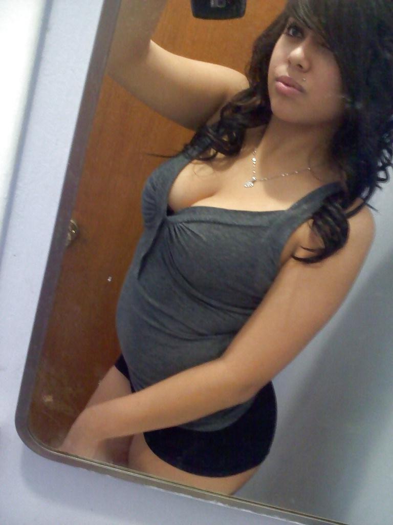 25P Gorgeous Horny Latina 