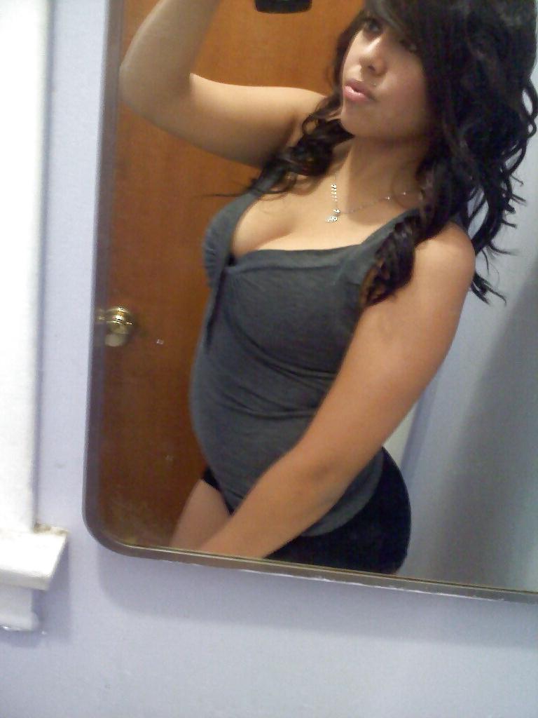 25P Gorgeous Horny Latina 