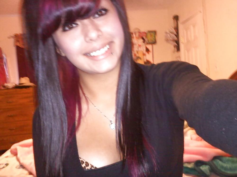 25P Gorgeous Horny Latina 