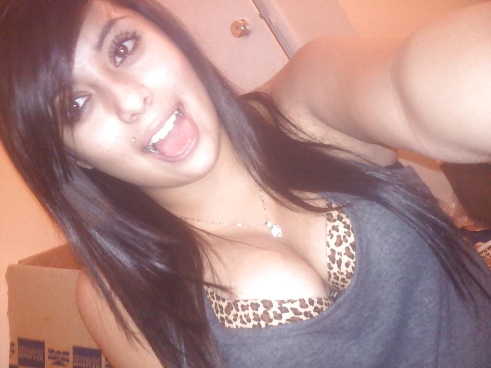 25P Gorgeous Horny Latina 