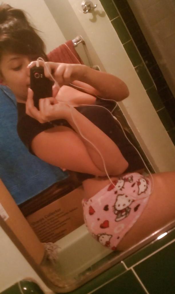25P Gorgeous Horny Latina 