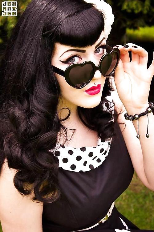 24P Dressed retro 50's style