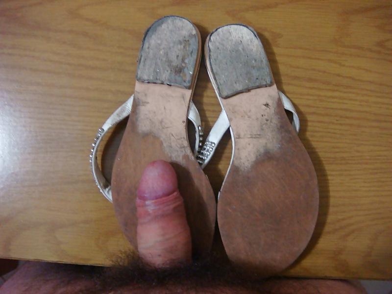 25P Chinelo de couro branco com strass