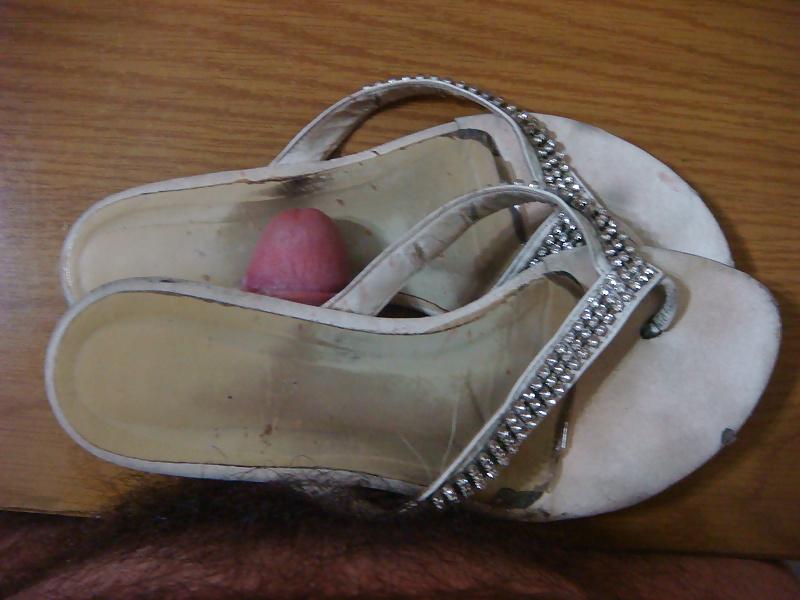 25P Chinelo de couro branco com strass