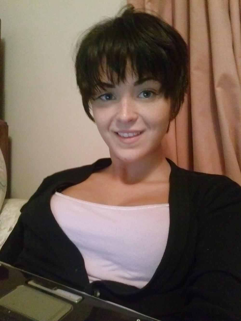 25P Girls with short hair