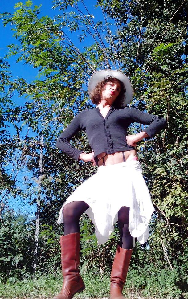 6P 2014 November Nice Mature Transvestite outdoor 