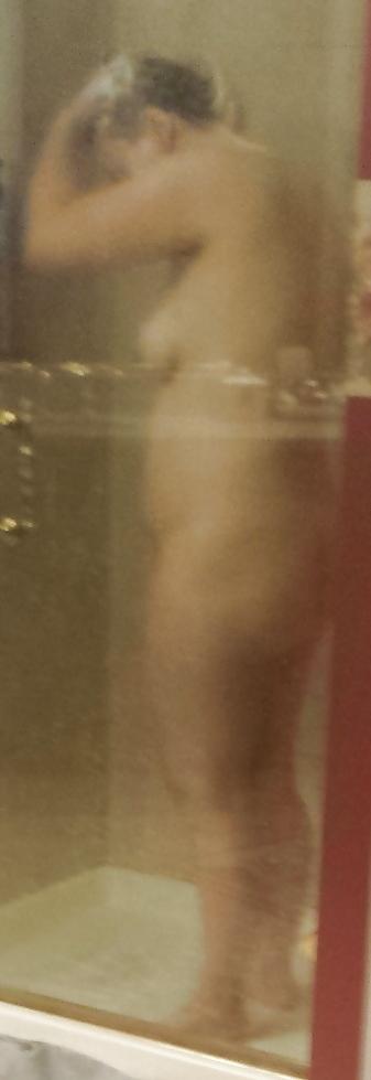 8P Pregnant MILF nude in shower