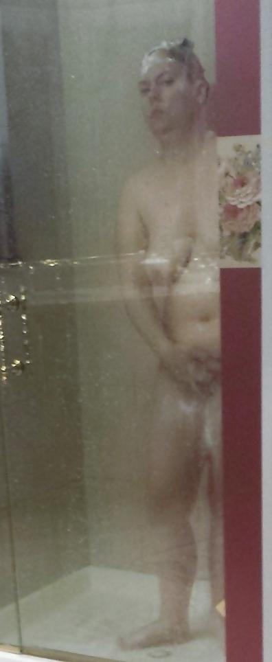 8P Pregnant MILF nude in shower