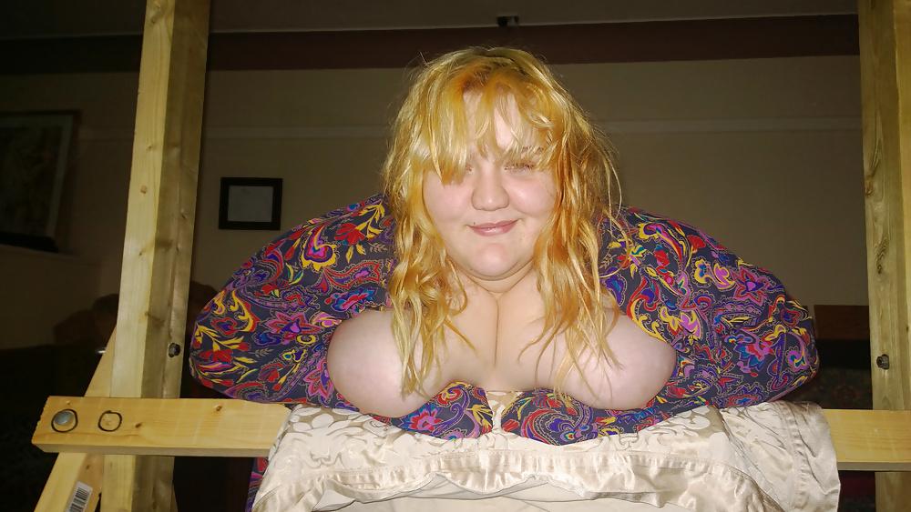 25P Tim Tess 32 BBW gets hooked and caned