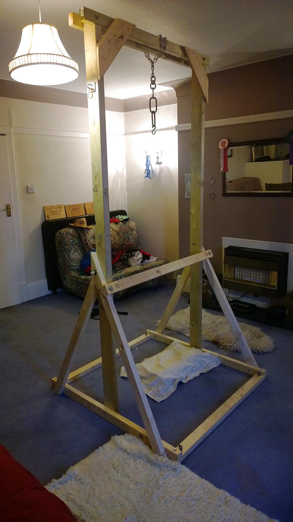 25P Tim Tess 32 BBW gets hooked and caned