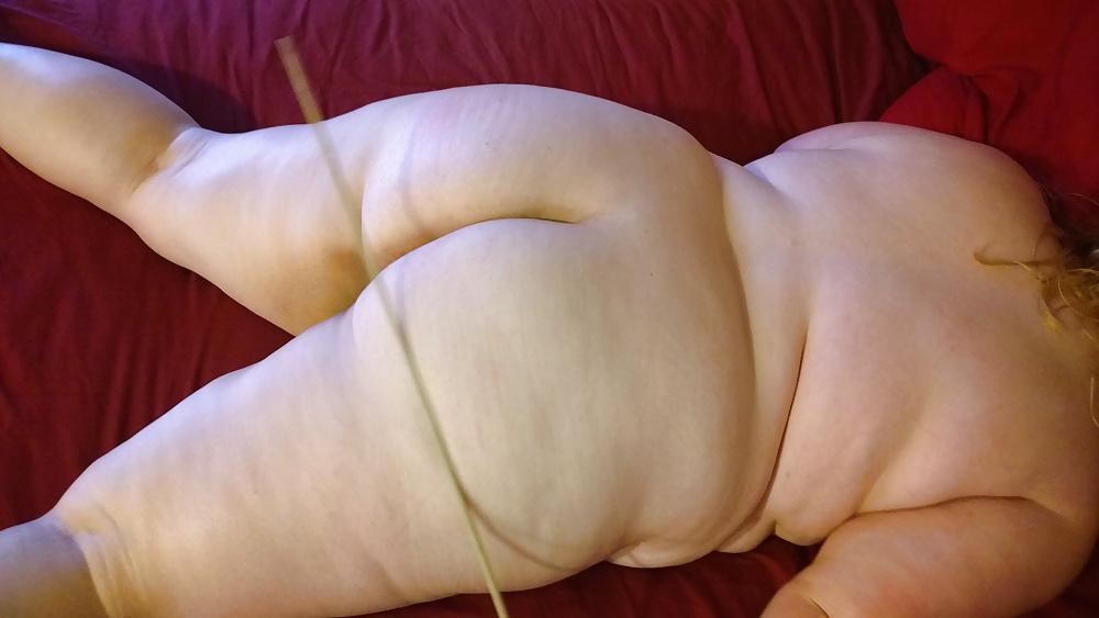 25P Tim Tess 32 BBW gets hooked and caned