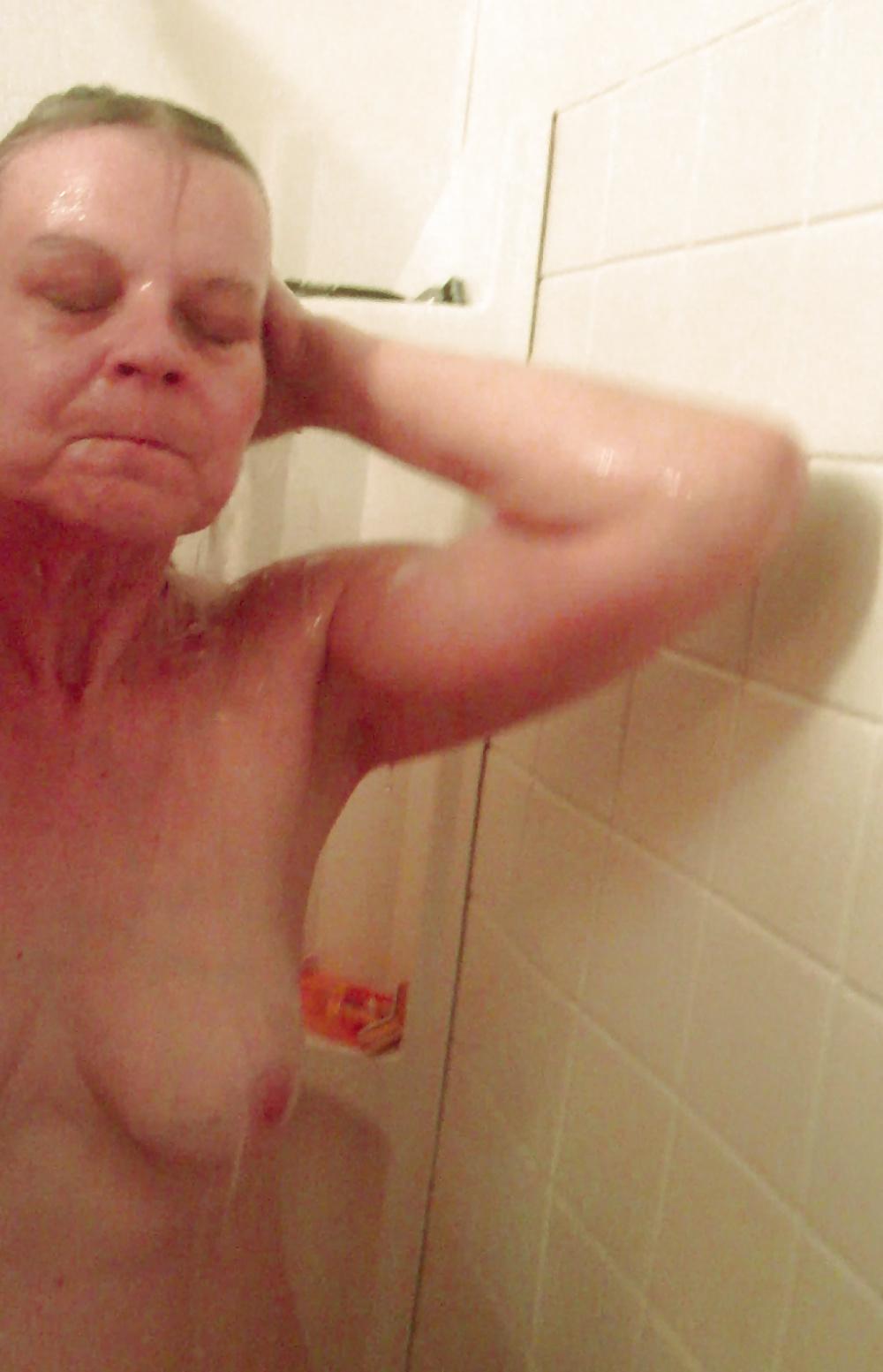 25P Shower time for Gabe.