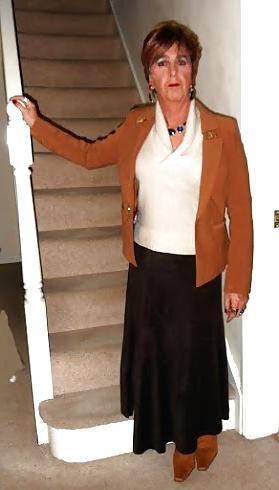 11P Mandytv1 Fem Mature So Classy