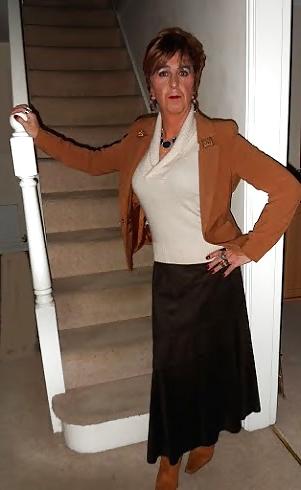 11P Mandytv1 Fem Mature So Classy