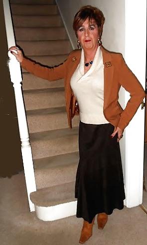 11P Mandytv1 Fem Mature So Classy