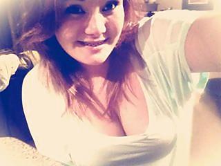 7P Soy puta cleavage and downblouse
