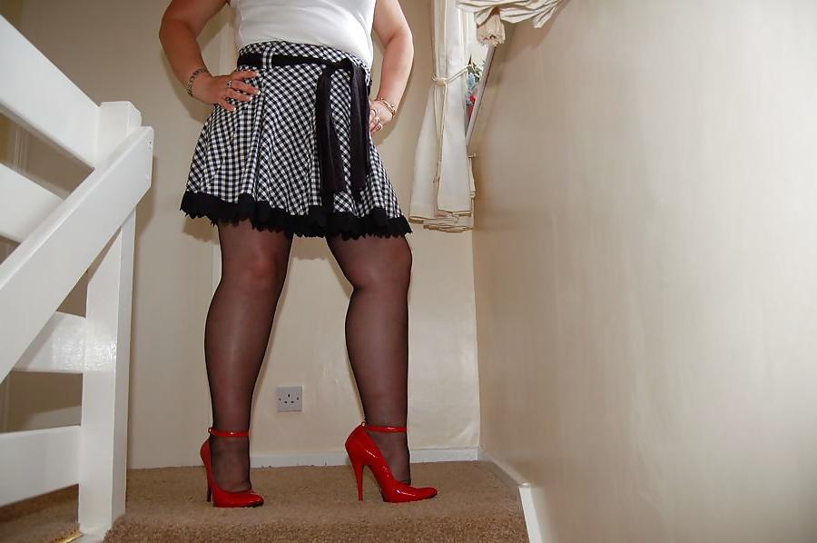 10P Black and white mini with Red 6 Inch  heels