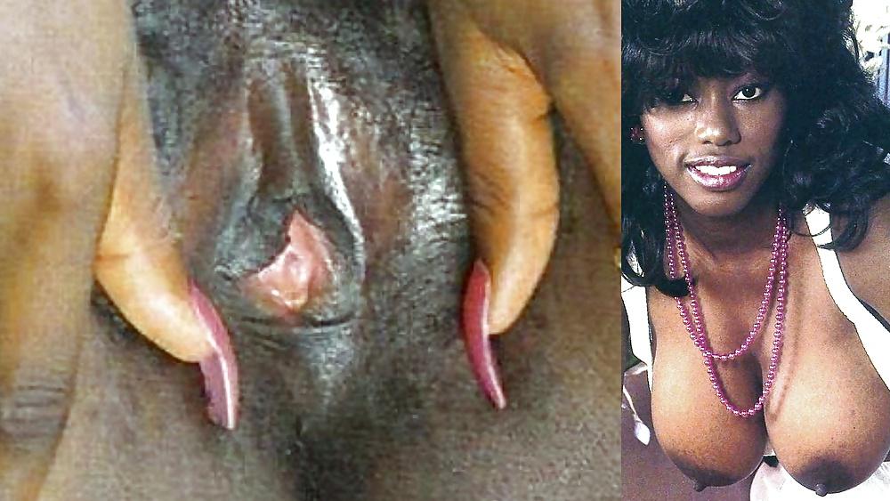 9P Retro black milf
