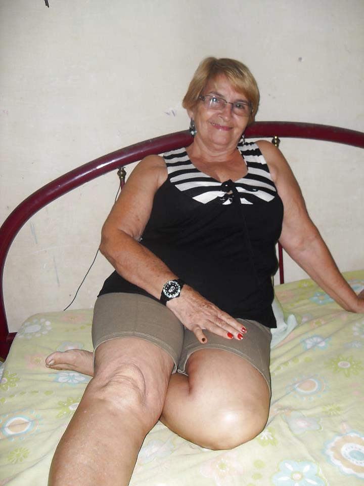 25P Ugly Brazilina grandma