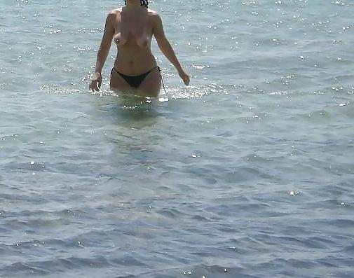 25P Turkish milfs and matures in bikinis