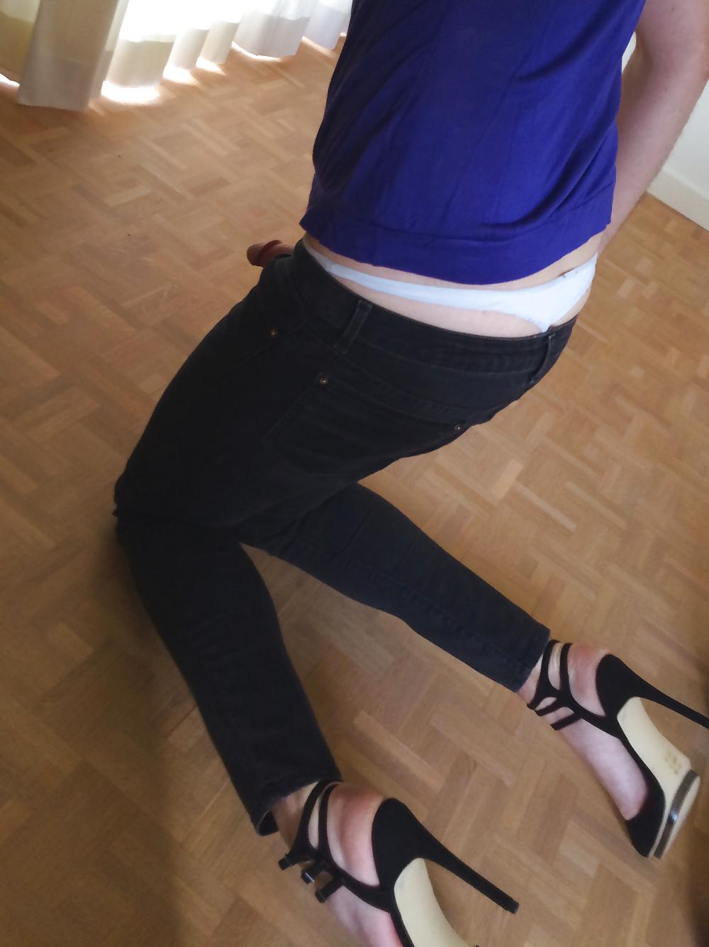 16P Black skinny, white thong & cleavage