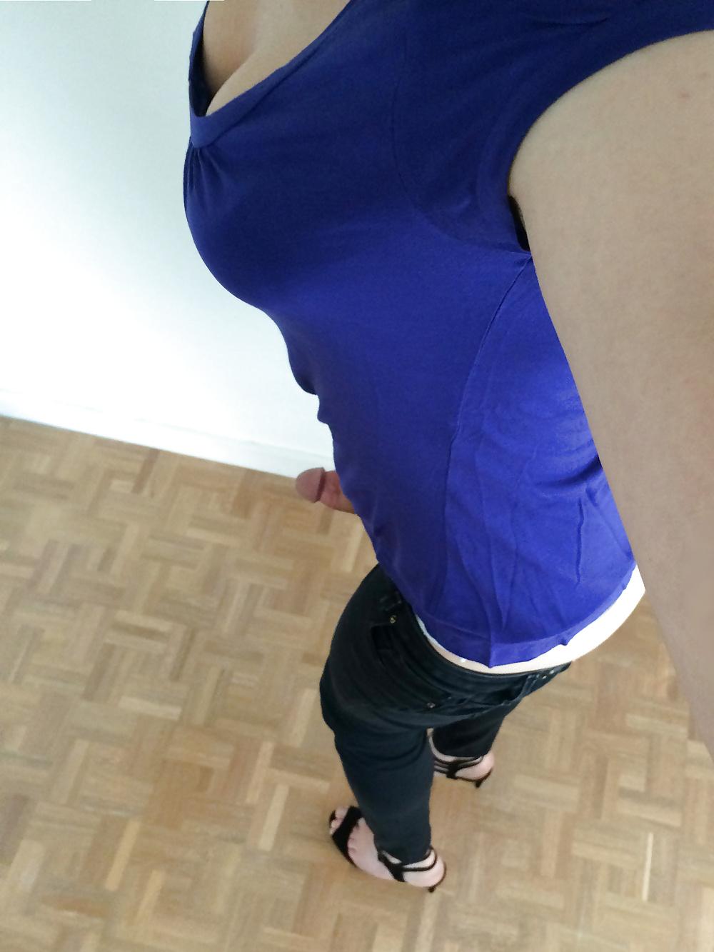 16P Black skinny, white thong & cleavage