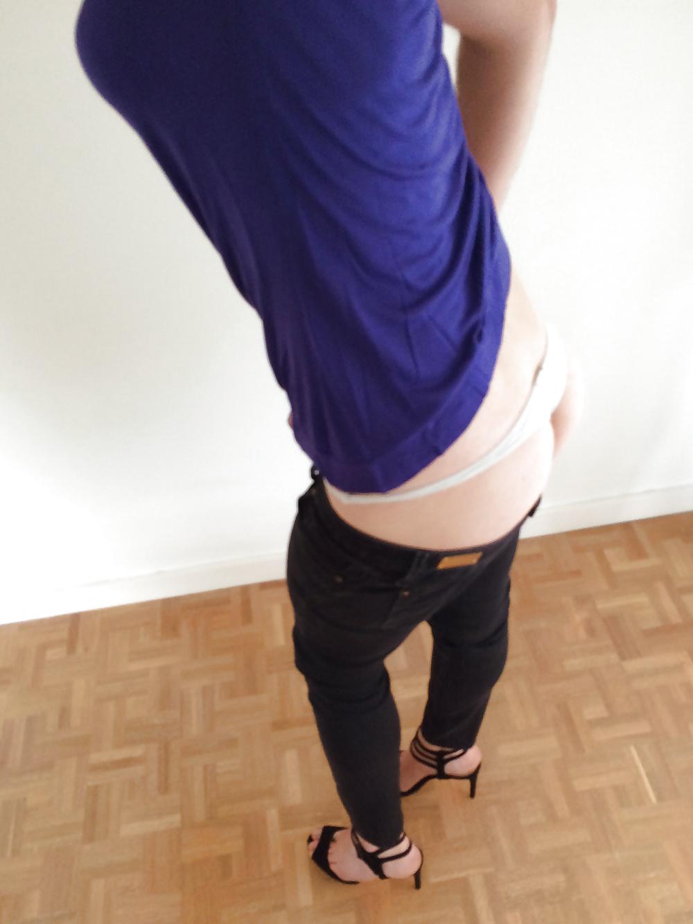 16P Black skinny, white thong & cleavage