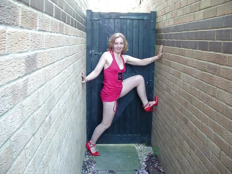 11P British MILF Slag Sucks n Fucks