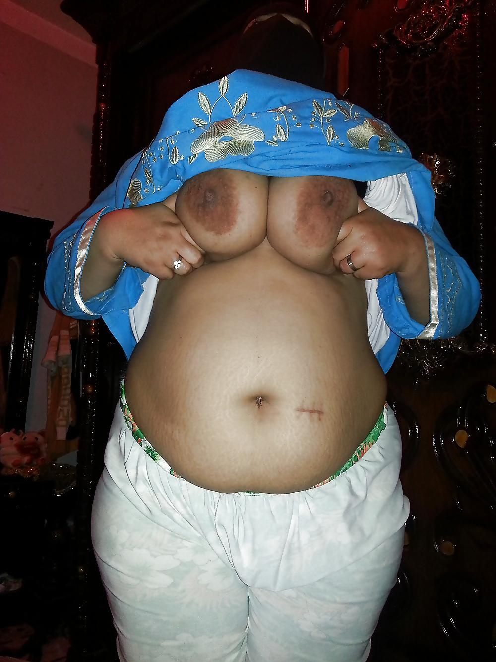 25P Arab BBW