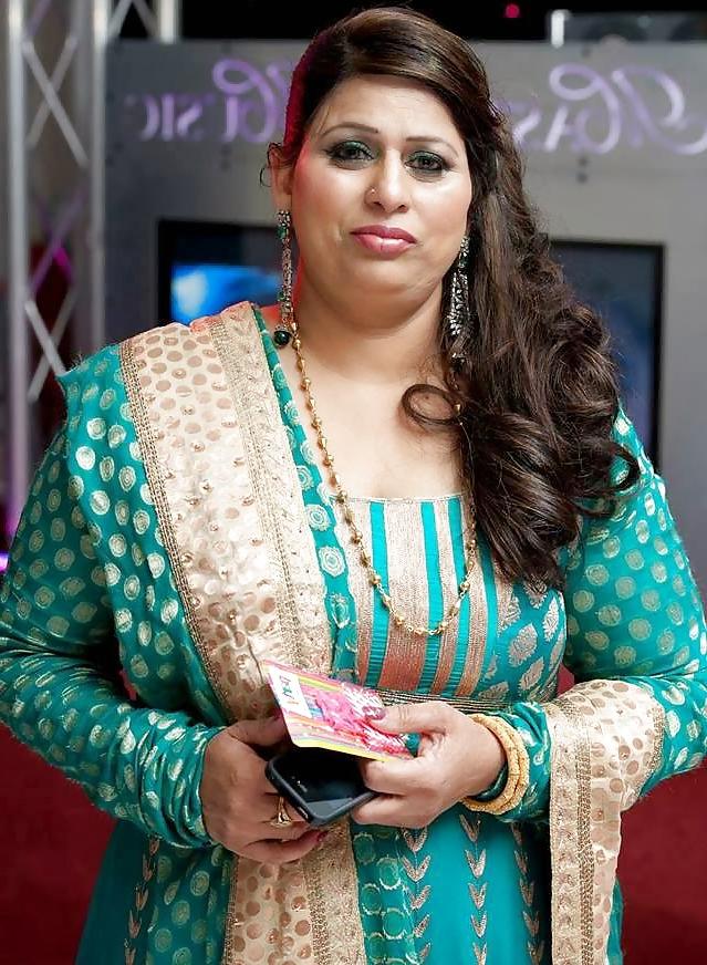 25P Desi BBW