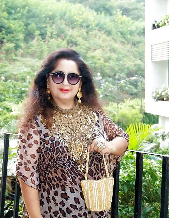 25P Desi BBW