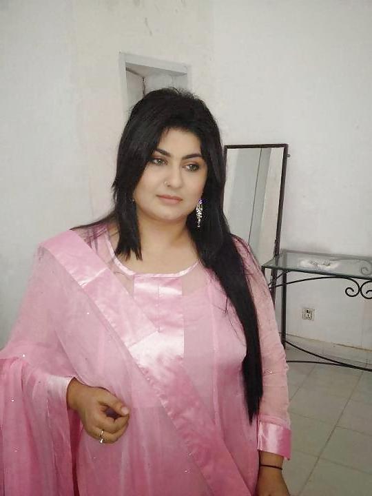 25P Desi BBW