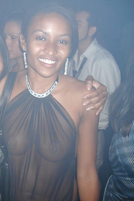 25P Hot Black Exhibitionist Girlfriend