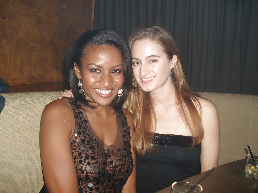 25P Hot Black Exhibitionist Girlfriend