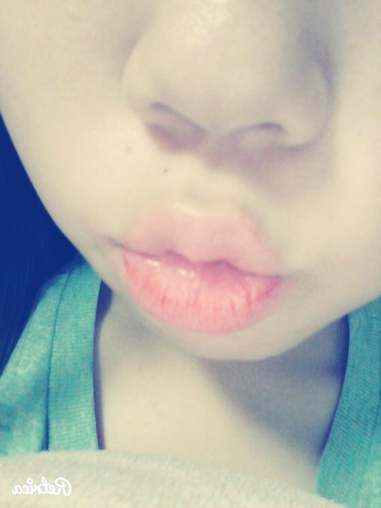23P Korean girl takes self pics