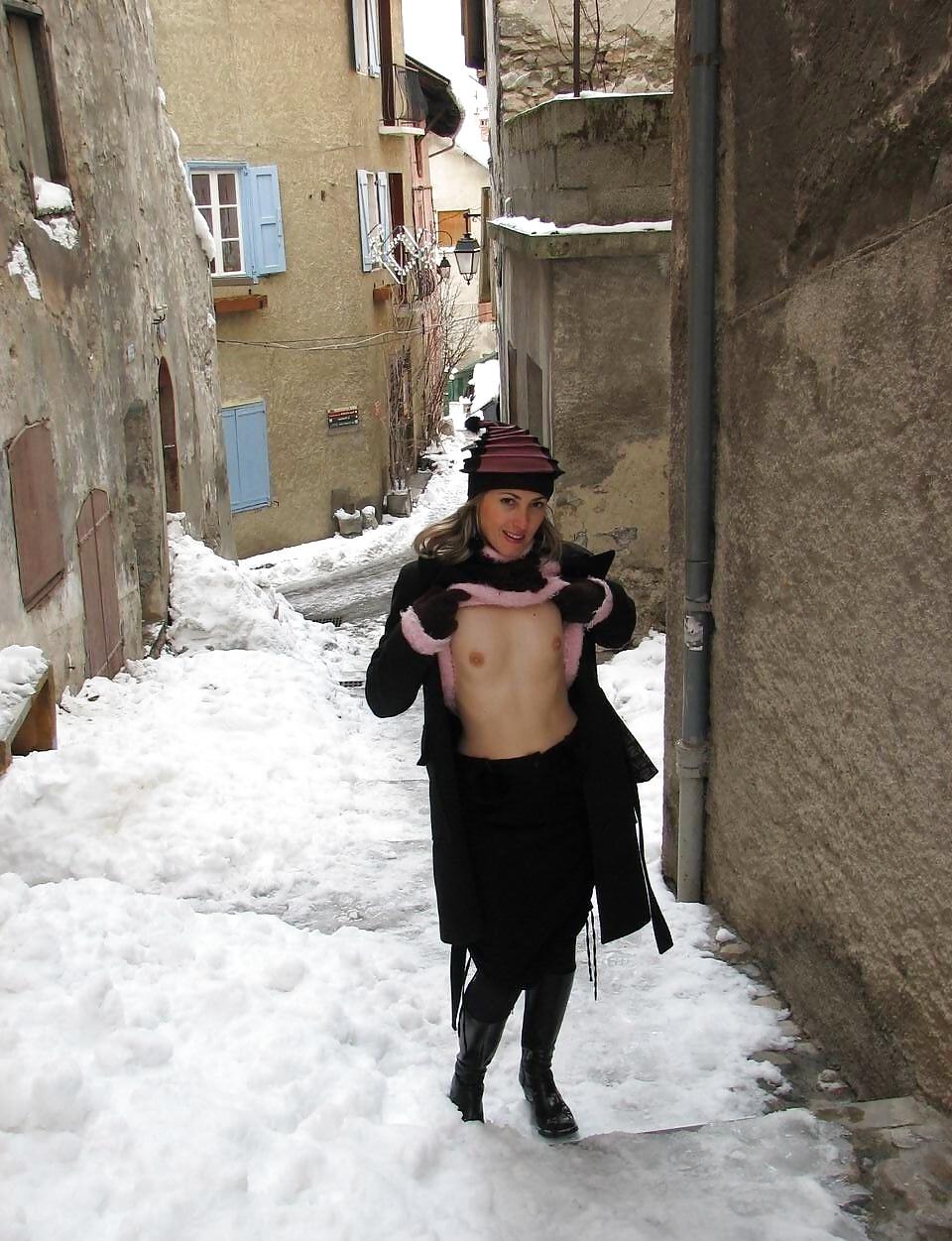 25P Teen on public