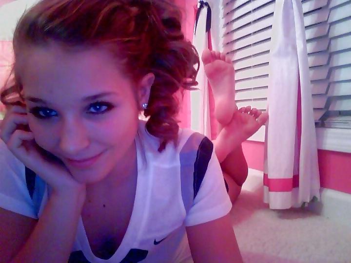 16P Young girl feet p4