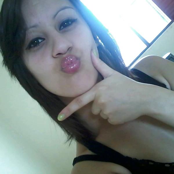 19P Gipsy whores, kissing lips 2.