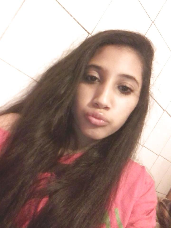 19P Gipsy whores, kissing lips 2.
