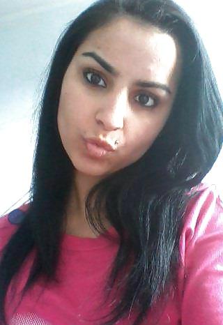 19P Gipsy whores, kissing lips 2.