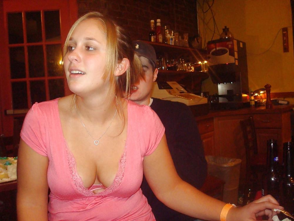 25P Les salopes ( cleavage )