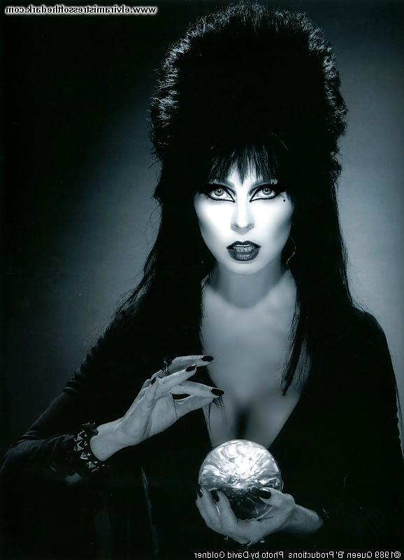 25P Elvira:Mistress of the Dark