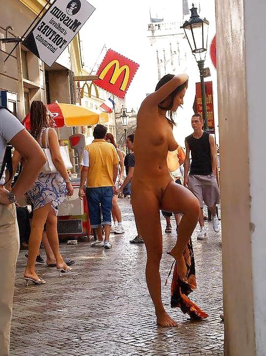 5P NUDE ON PUBLIC