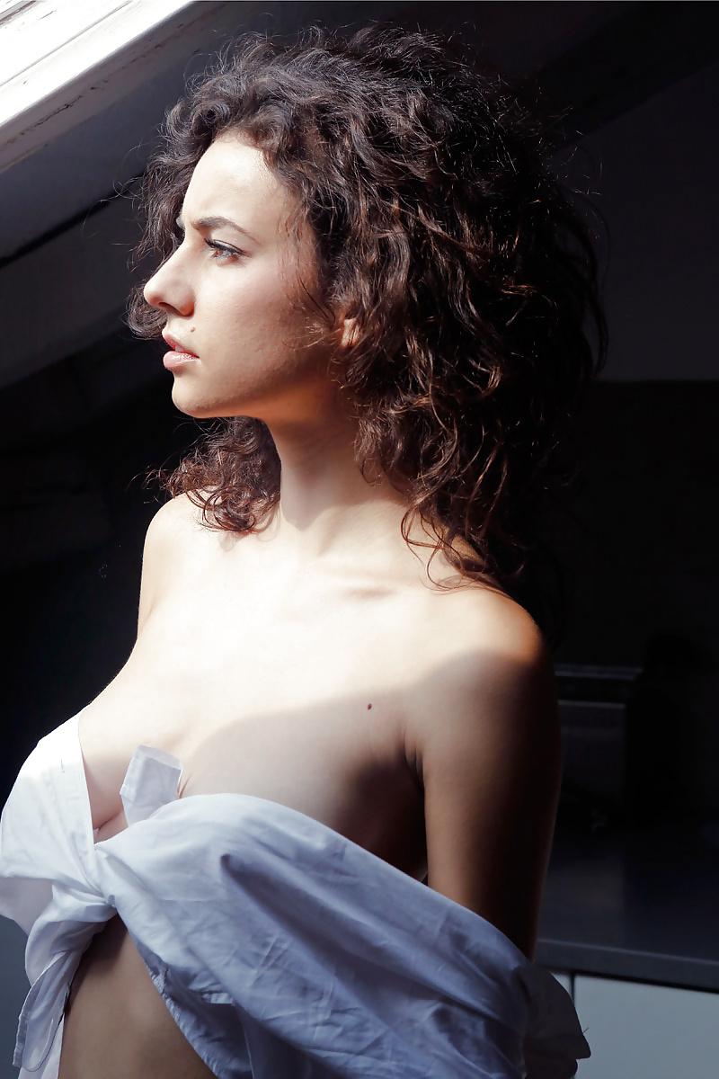 25P Hot girls in kitchen