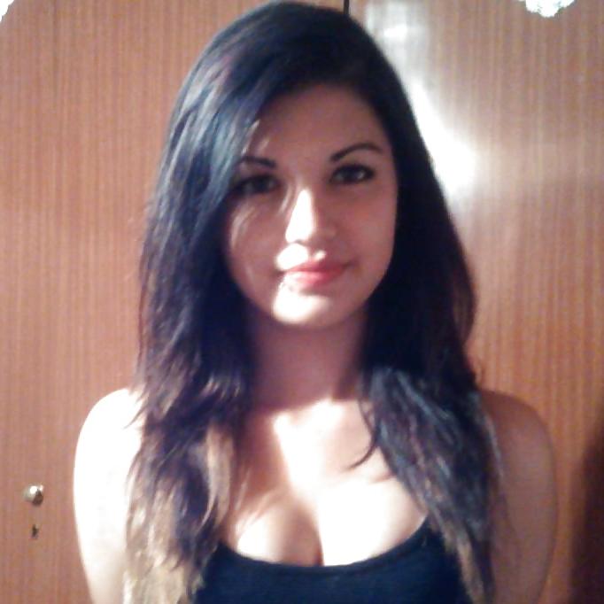 16P Turkish girls! Which one is the sexiest?