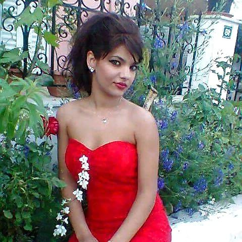 16P Turkish girls! Which one is the sexiest?