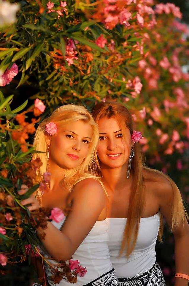 25P Turkish Barbie stepsisters! Comment themn hard!