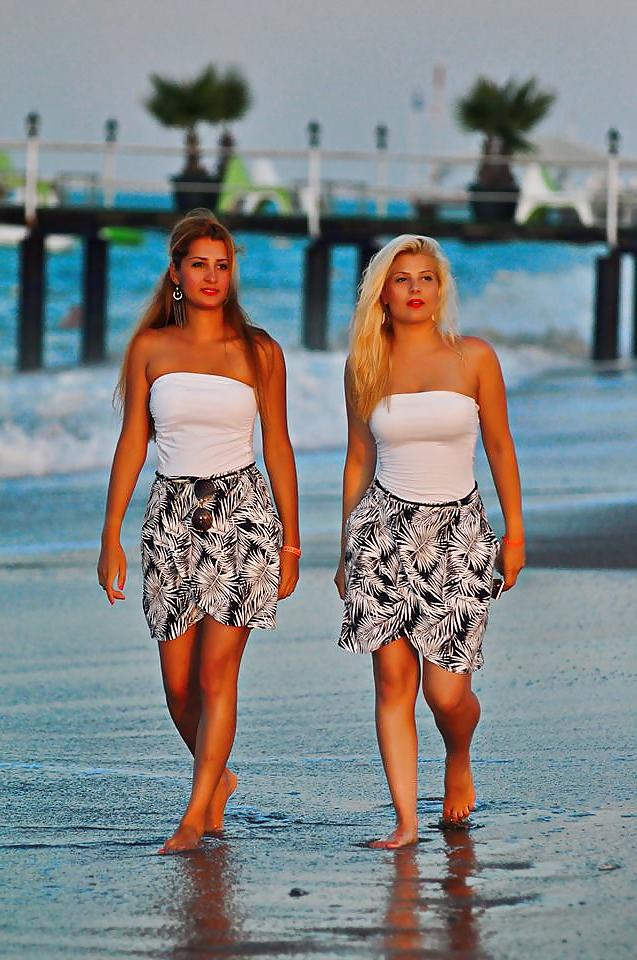 25P Turkish Barbie stepsisters! Comment themn hard!