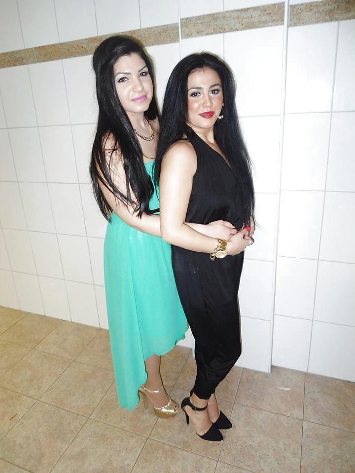 15P Turkish stepsisters! Which one would you fuck?
