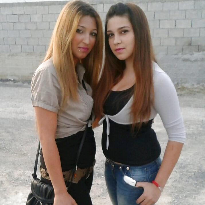 15P Turkish stepsisters! Which one would you fuck?